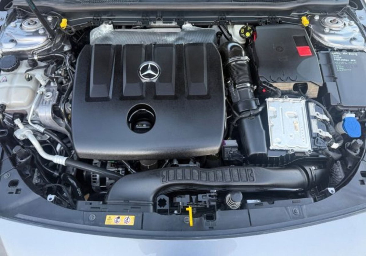 Mercedes-Benz Classe A Sedan 180 d AMG Line Premium Plus auto (14)