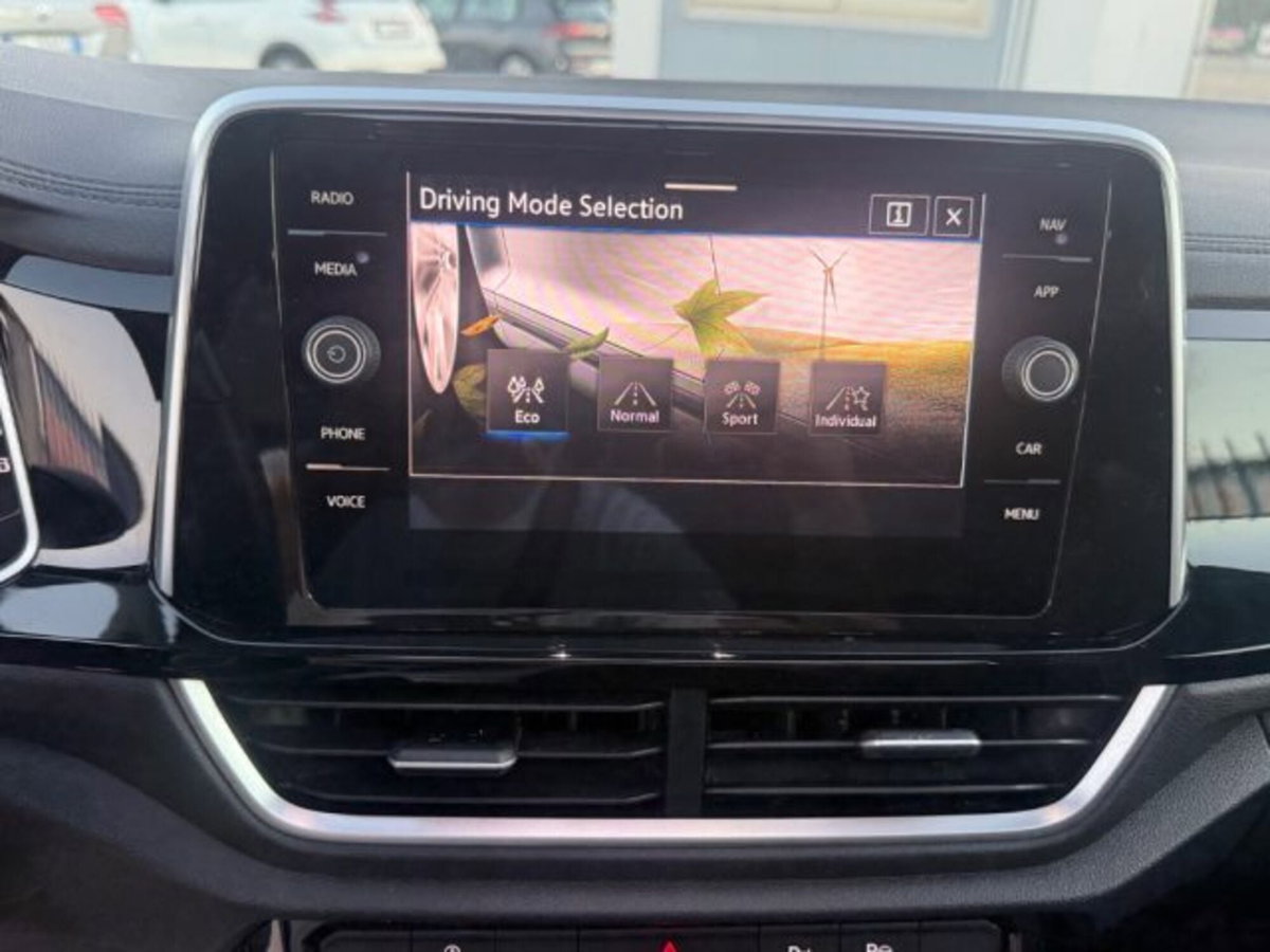 Volkswagen T-Roc 2.0 tdi R-Line 4motion 150cv dsg (17)