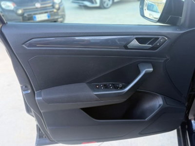 Volkswagen T-Roc 2.0 tdi Sport 150cv dsg (17)