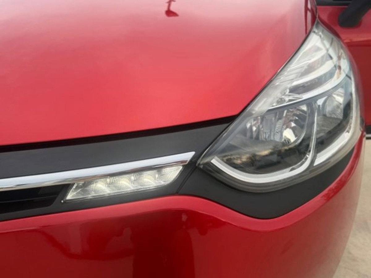 Renault Clio 1.5 dCi 75CV 5 porte Confort (12)