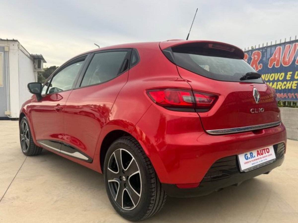 Renault Clio 1.5 dCi 75CV 5 porte Confort (9)