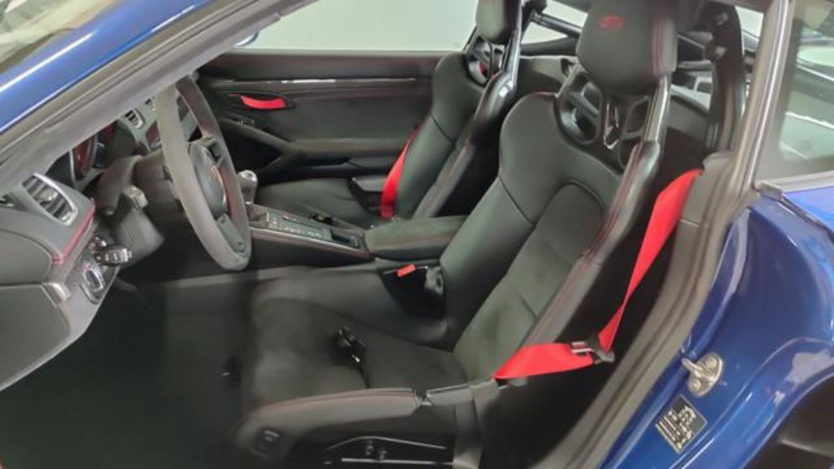 Porsche 718 Cayman  Cayman 4.0 GT4 (17)
