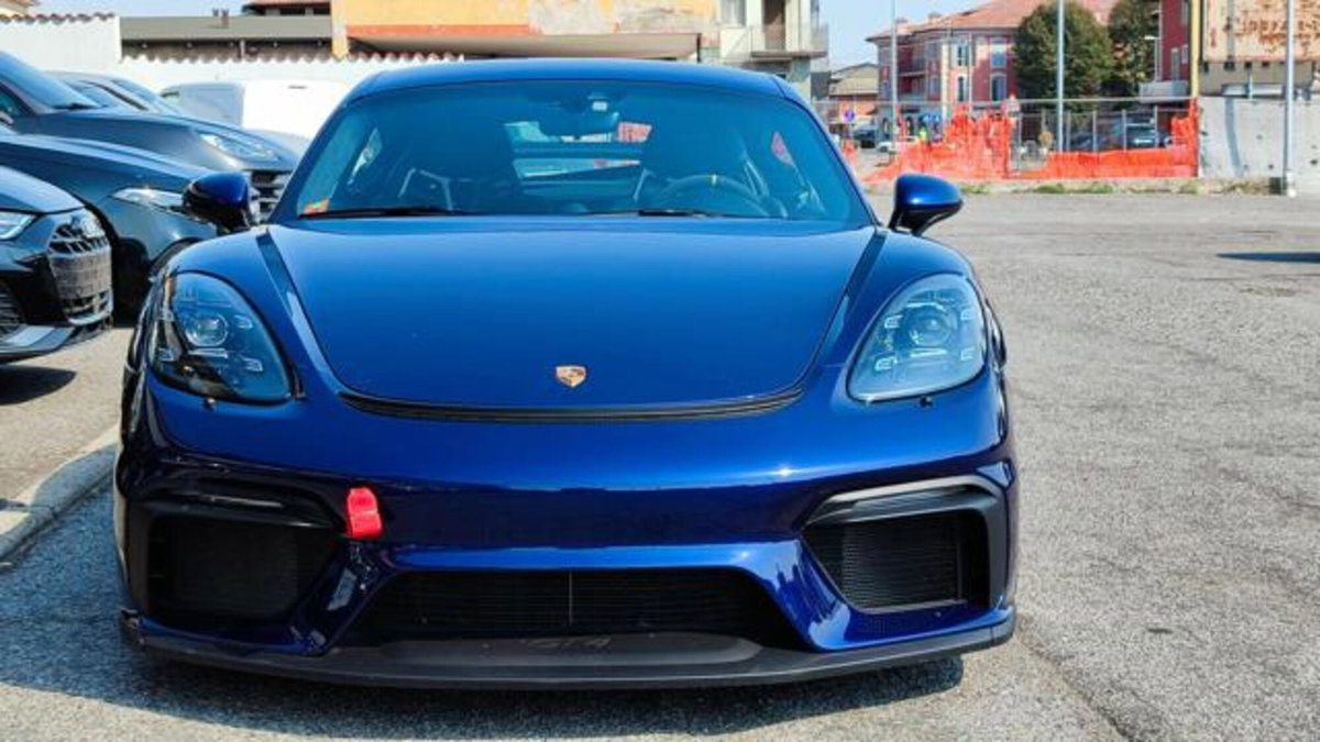 Porsche 718 Cayman  Cayman 4.0 GT4 (2)