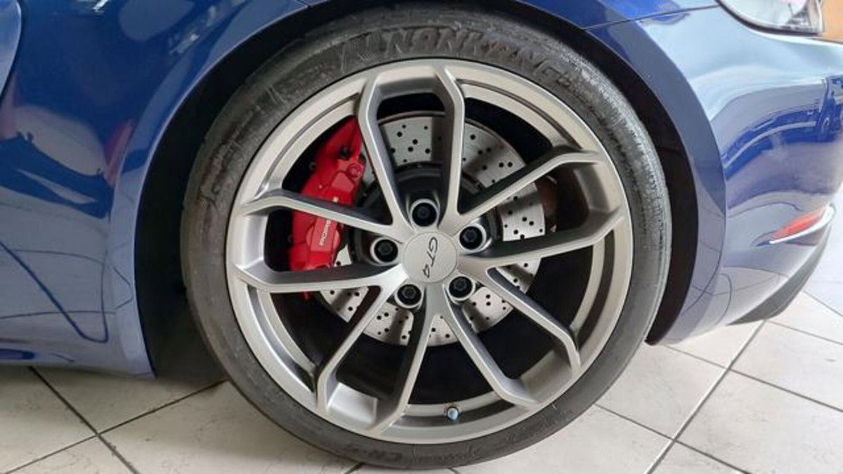 Porsche 718 Cayman  Cayman 4.0 GT4 (5)