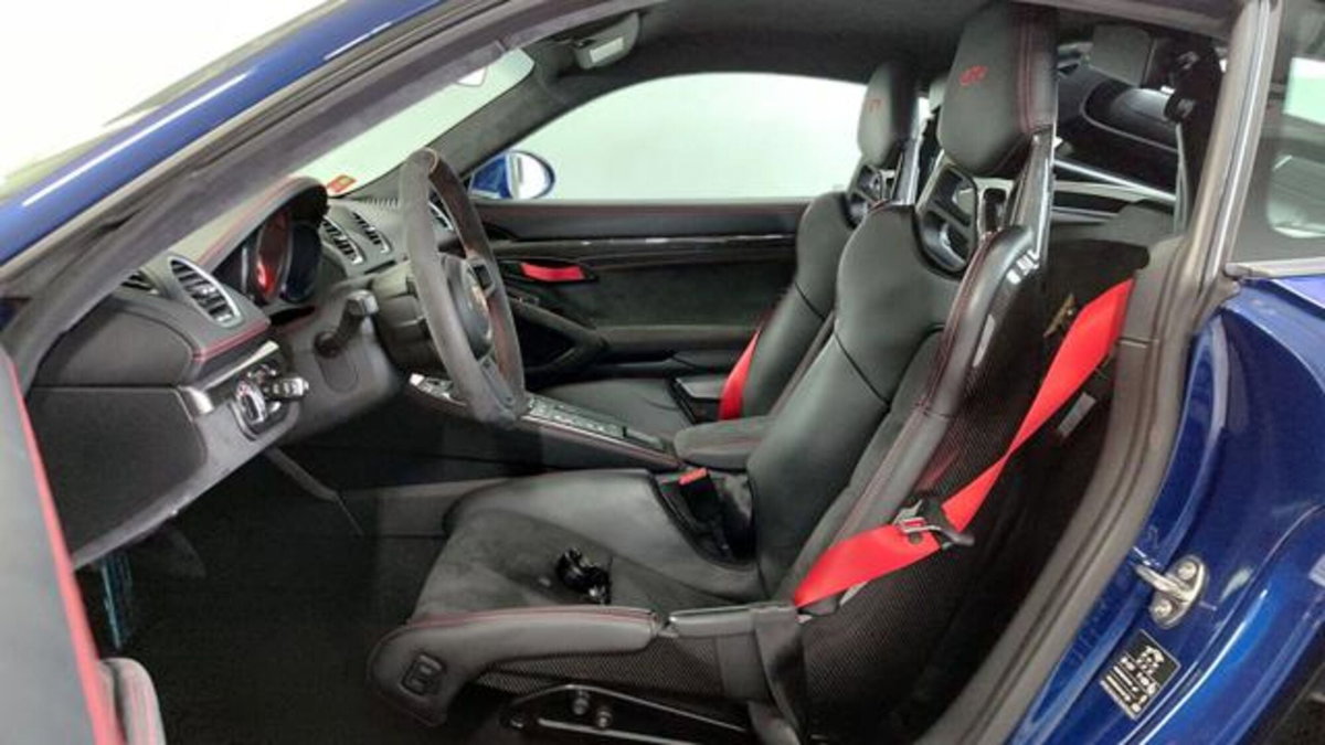 Porsche 718 Cayman  Cayman 4.0 GT4 (7)