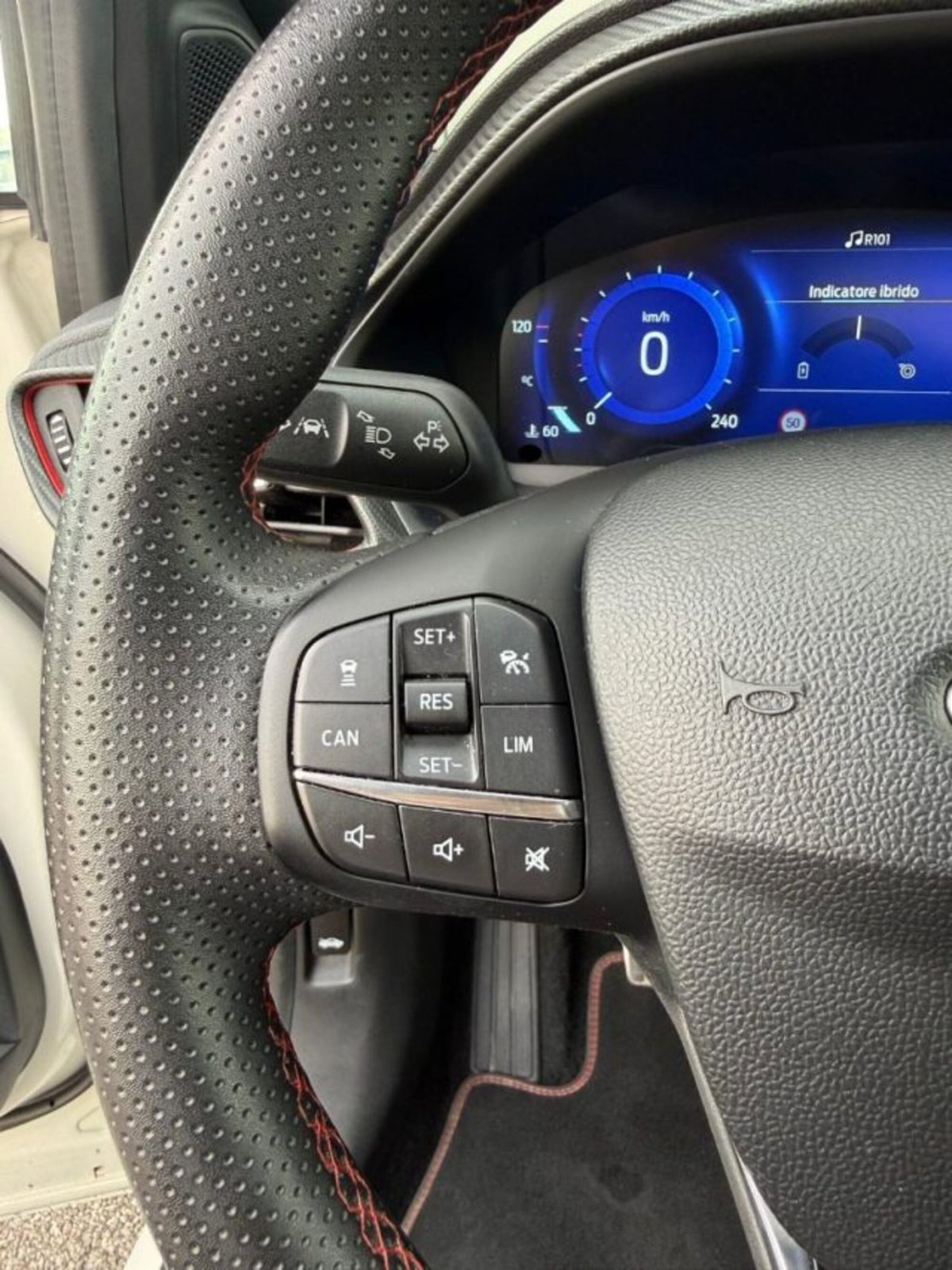 Ford Puma 1.0 EcoBoost Hybrid 125 CV S&S aut. ST-Line X (16)