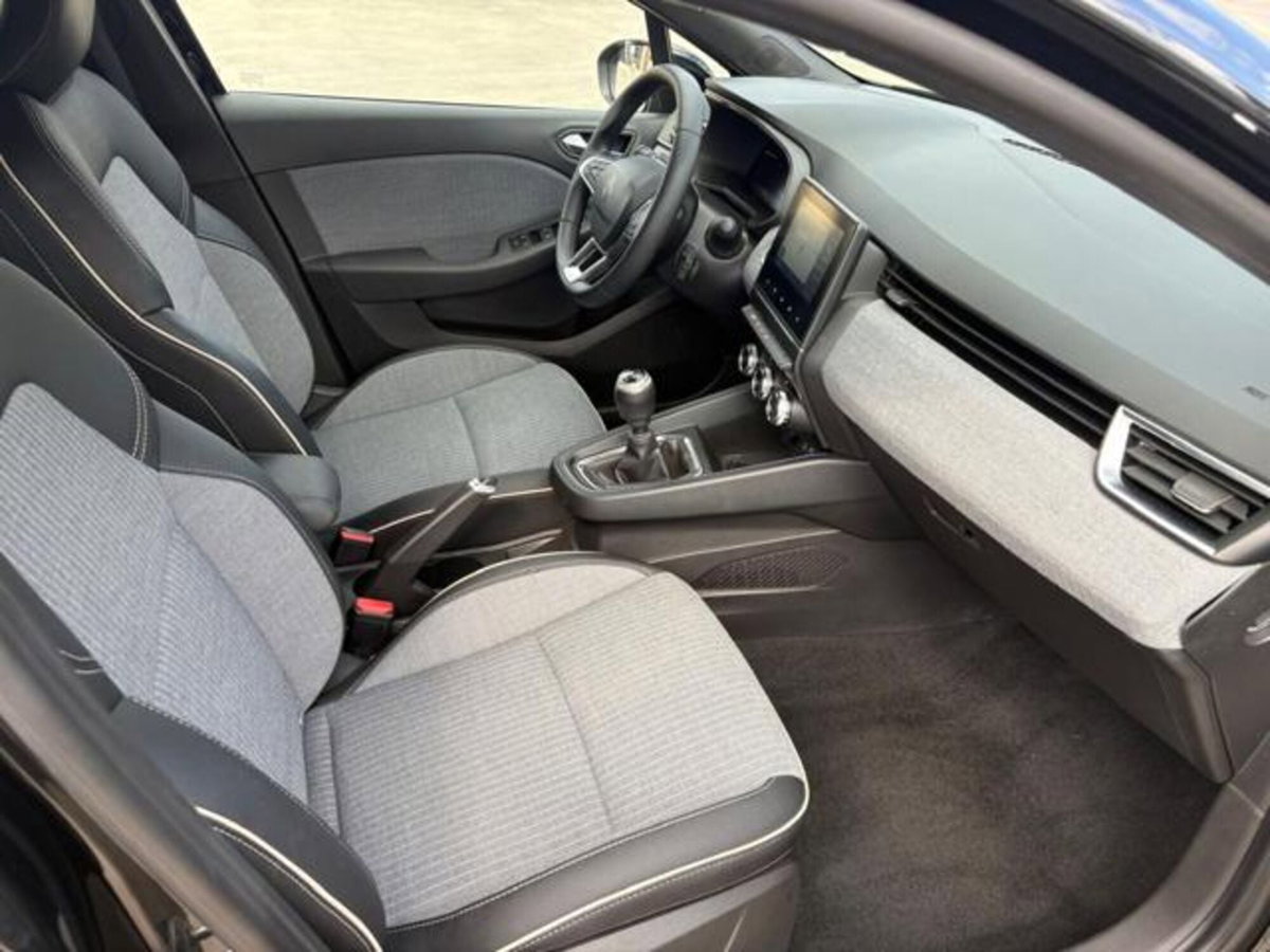 Renault Clio TCe 90 CV 5 porte Techno (14)