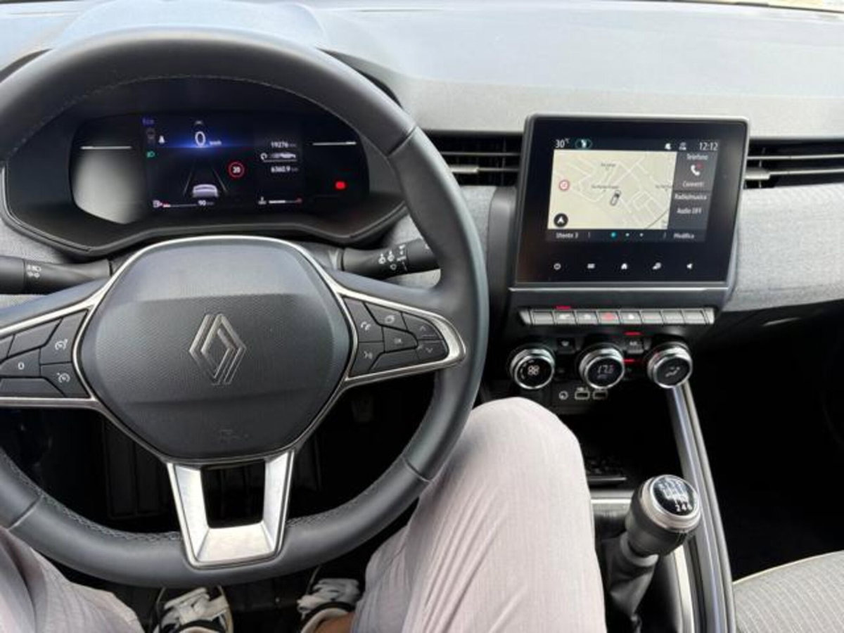 Renault Clio TCe 90 CV 5 porte Techno (16)