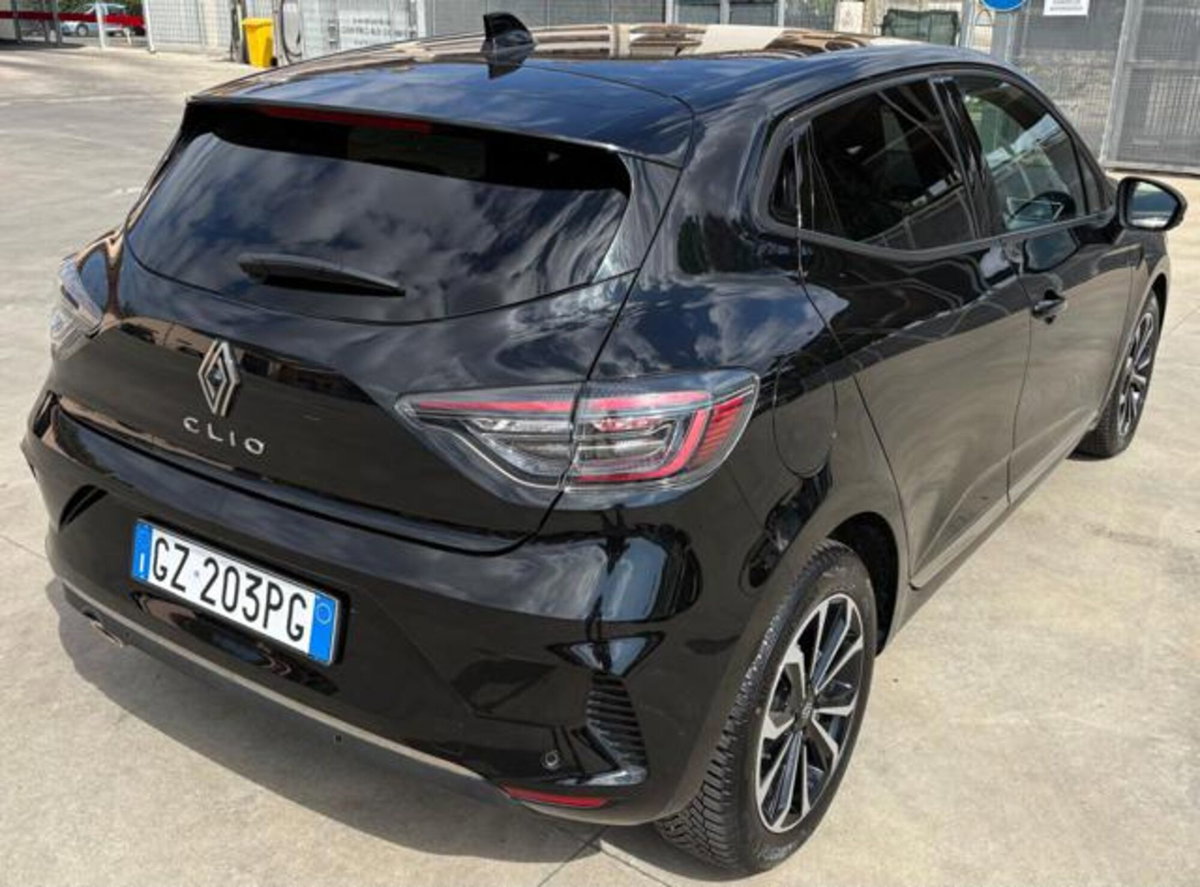 Renault Clio TCe 90 CV 5 porte Techno (5)