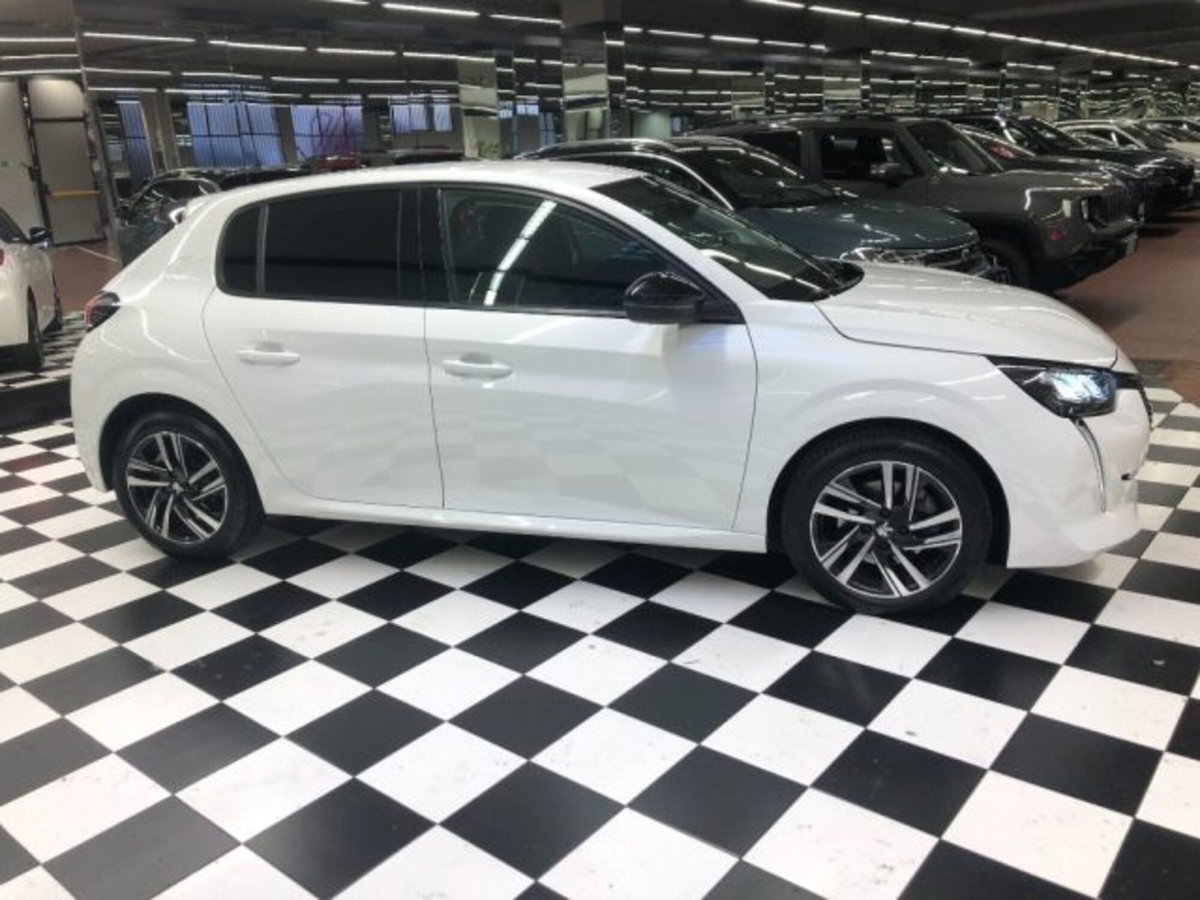 Peugeot 208 PureTech 100 Stop&Start 5 porte Allure (8)