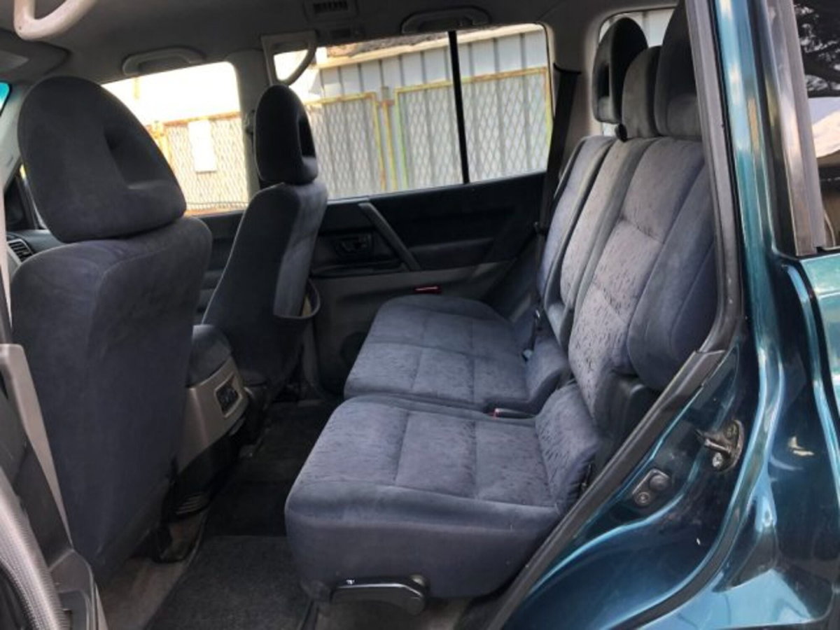 Mitsubishi Pajero 3.2 16V DI-D 5p. GLX (9)