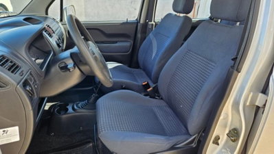 Opel Agila 1.2 16V Club (9)