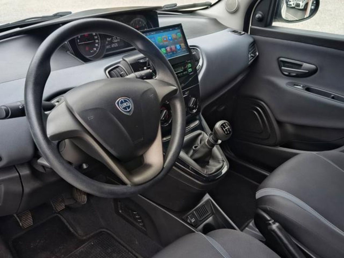 Lancia Ypsilon 1.2 69 CV 5 porte Silver (20)