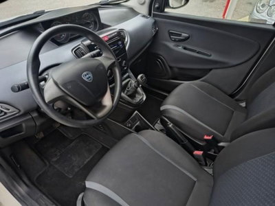 Lancia Ypsilon 1.2 69 CV 5 porte Silver (6)