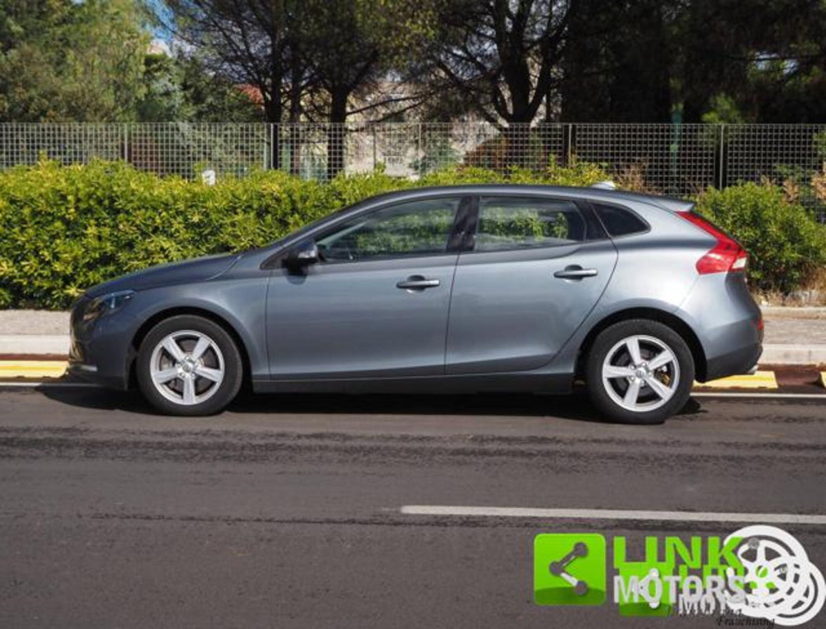 Volvo V40 D2 Geartronic Business (3)