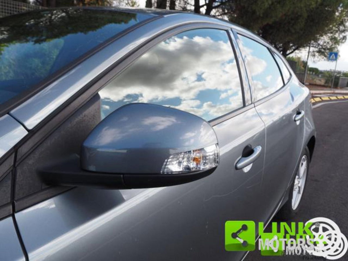 Volvo V40 D2 Geartronic Business (9)