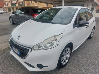 Peugeot 208 HDi 68 CV 5 porte Van usata