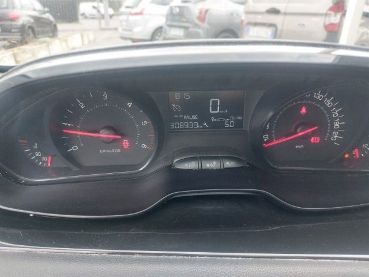 Peugeot 208 HDi 68 CV 5 porte Van (11)