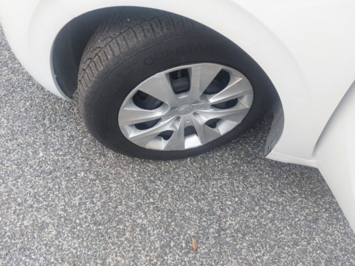 Peugeot 208 HDi 68 CV 5 porte Van (13)
