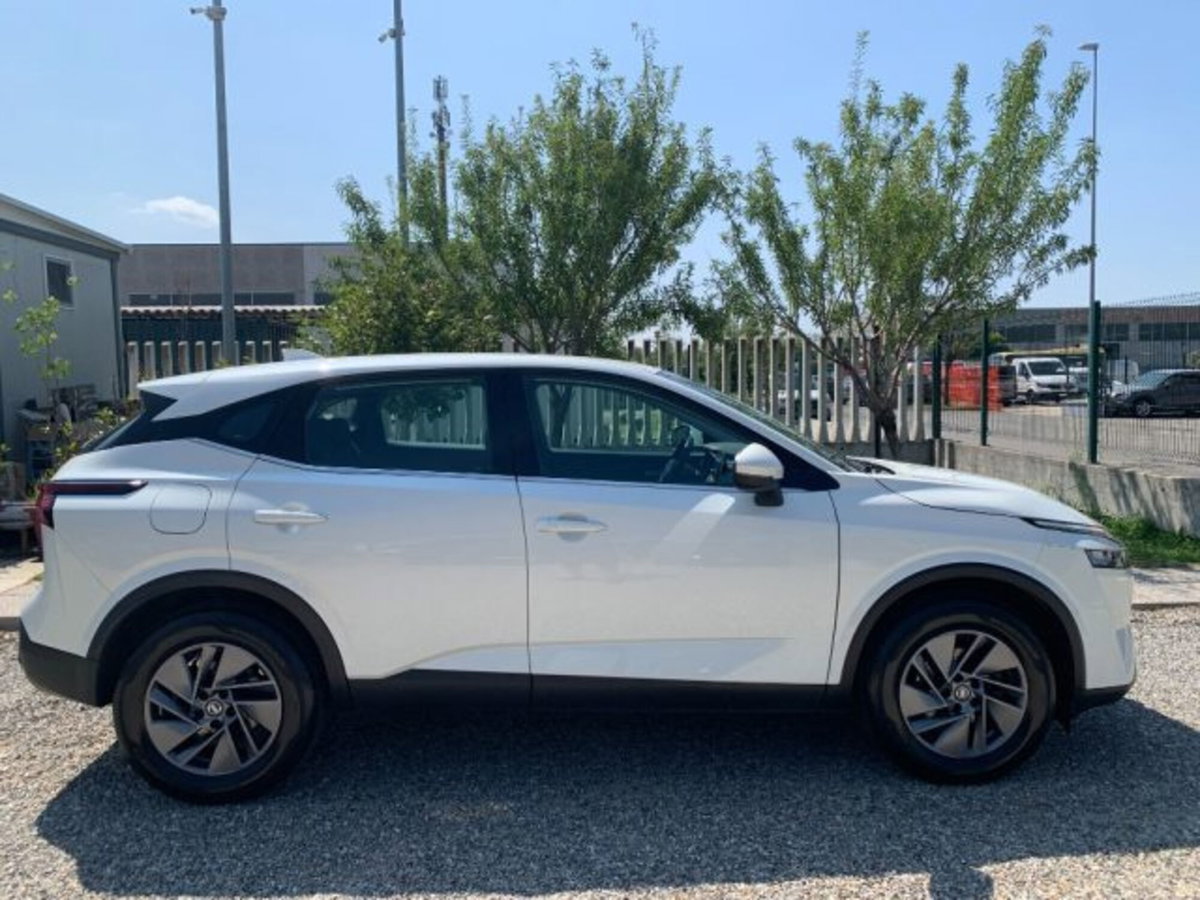 Nissan Qashqai 1.3 mhev Acenta 2wd 140cv (6)