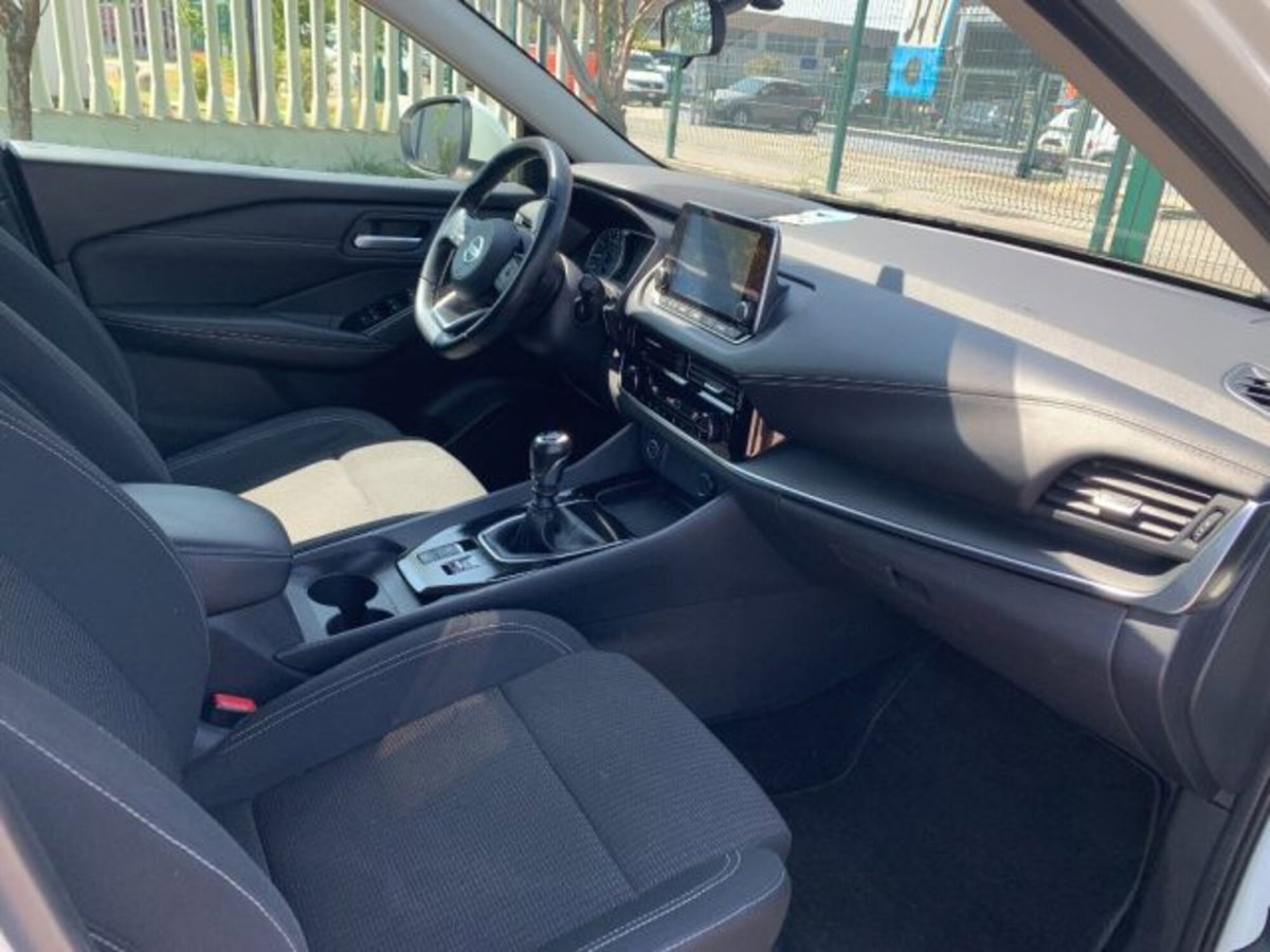 Nissan Qashqai 1.3 mhev Acenta 2wd 140cv (9)