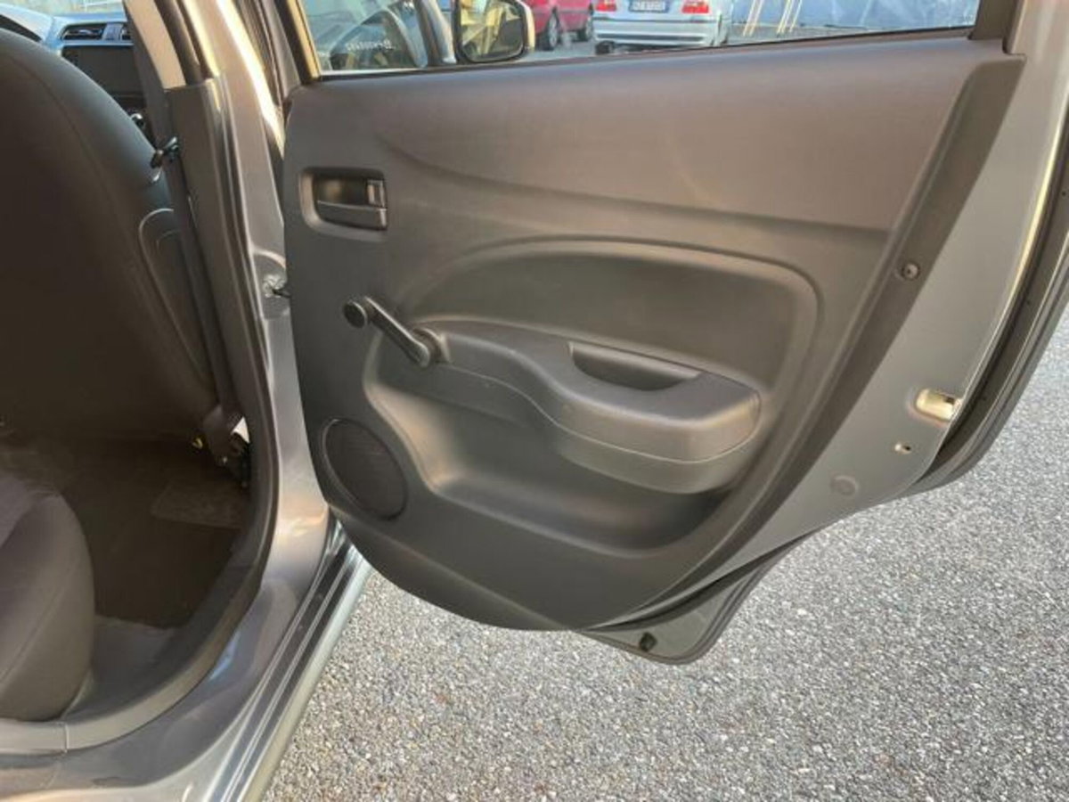 Mitsubishi Space Star 1.2 Invite Radio (13)