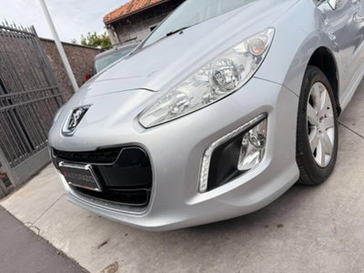 Peugeot 308 1.6 8V e-HDi 112CV Stop&Start robotiz. 5p. Allure (8)