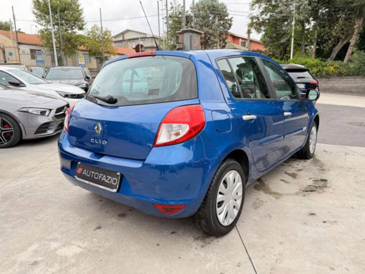 Renault Clio 1.5 dCi 85CV 5 porte Dynamique (7)