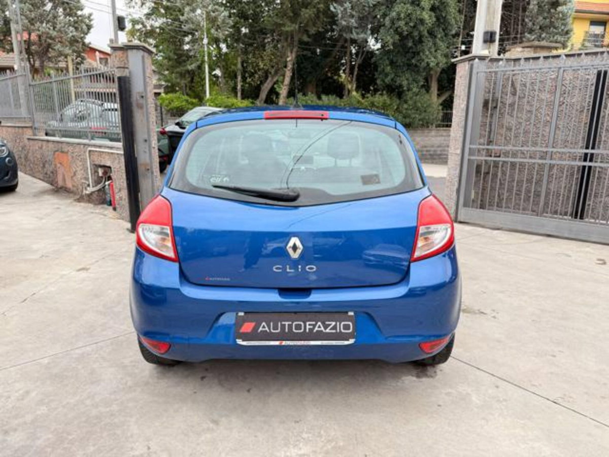 Renault Clio 1.5 dCi 85CV 5 porte Dynamique (9)