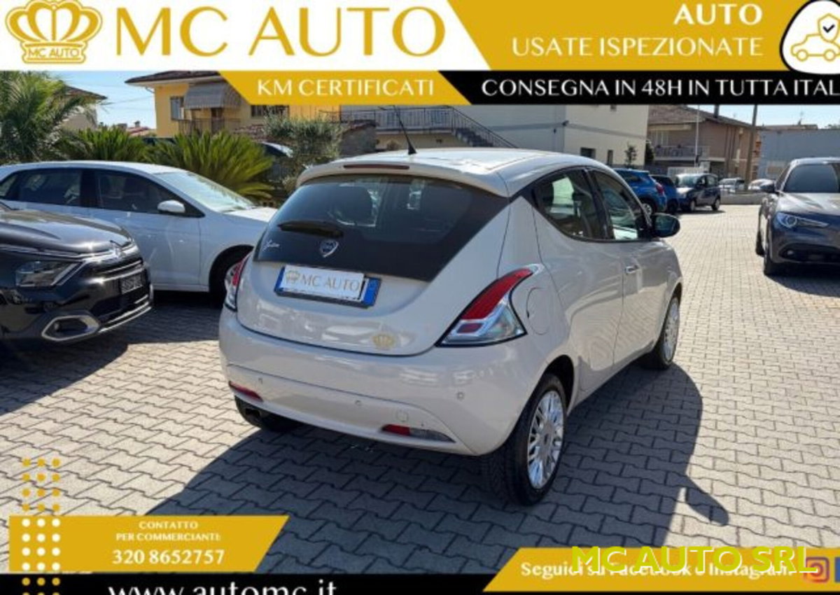 Lancia Ypsilon 1.2 69 CV 5 porte Gold (6)