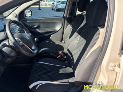 Lancia Ypsilon 1.2 69 CV 5 porte Gold (7)