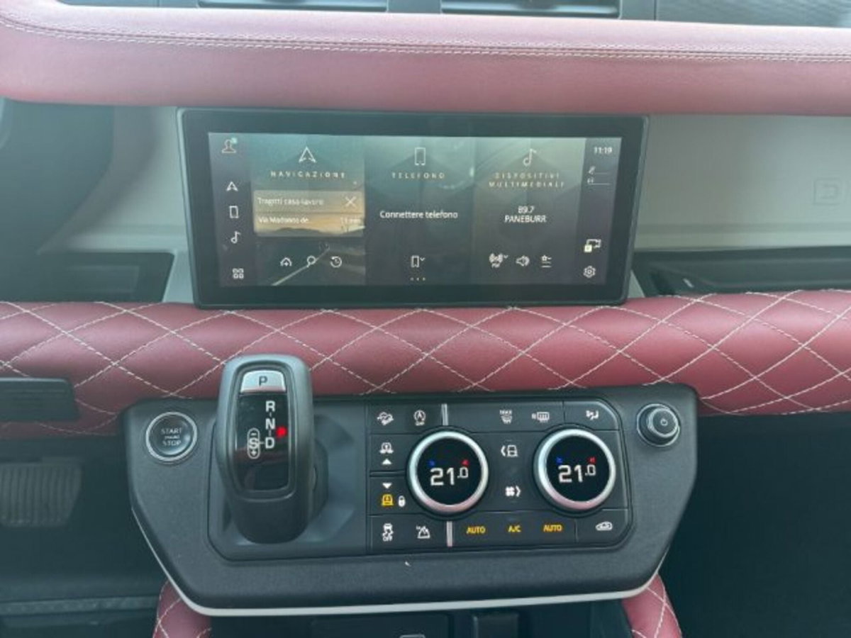 Land Rover Defender 90 3.0D I6 200 CV AWD Auto S (12)