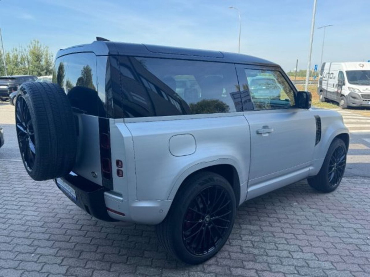 Land Rover Defender 90 3.0D I6 200 CV AWD Auto S (5)