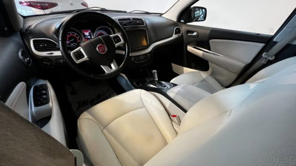 Fiat Freemont 2.0 Mjt 170 CV 4x4 Automatica Lounge (8)