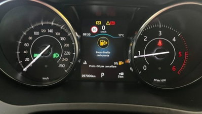 Jaguar E-Pace 2.0D 180 CV AWD aut. R-Dynamic S (10)