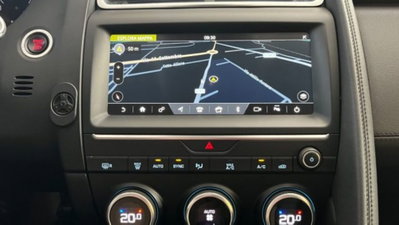 Jaguar E-Pace 2.0D 180 CV AWD aut. R-Dynamic S (11)