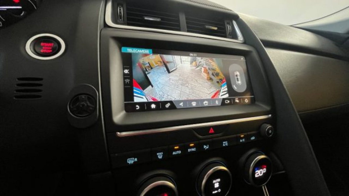 Jaguar E-Pace 2.0D 180 CV AWD aut. R-Dynamic S (15)