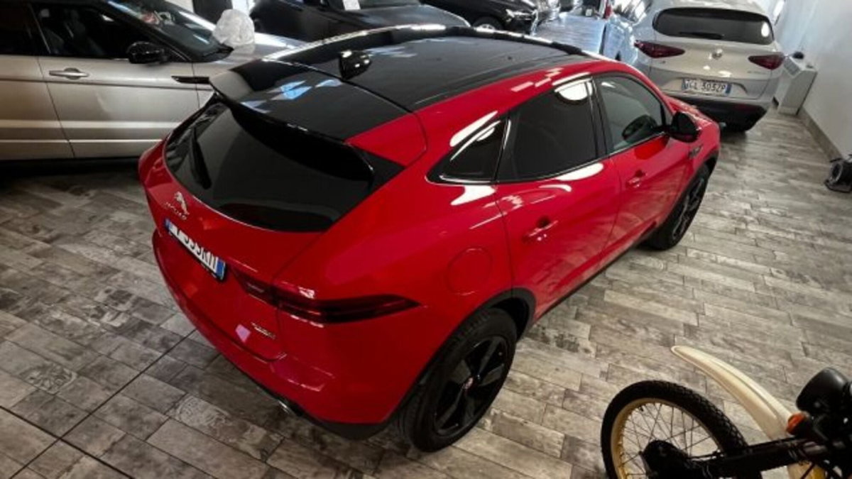 Jaguar E-Pace 2.0D 180 CV AWD aut. R-Dynamic S (6)