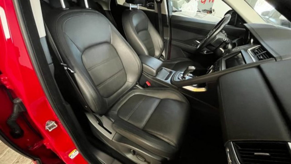 Jaguar E-Pace 2.0D 180 CV AWD aut. R-Dynamic S (7)