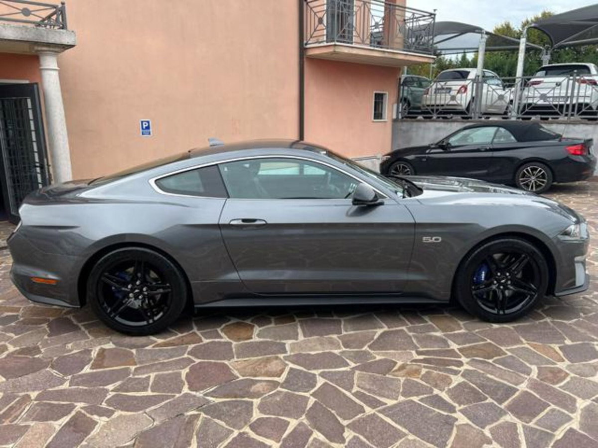 Ford Mustang Coupé Fastback 5.0 V8 aut. GT (2)
