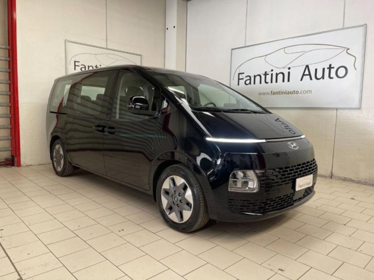 Hyundai Staria 2.2 2wd auto