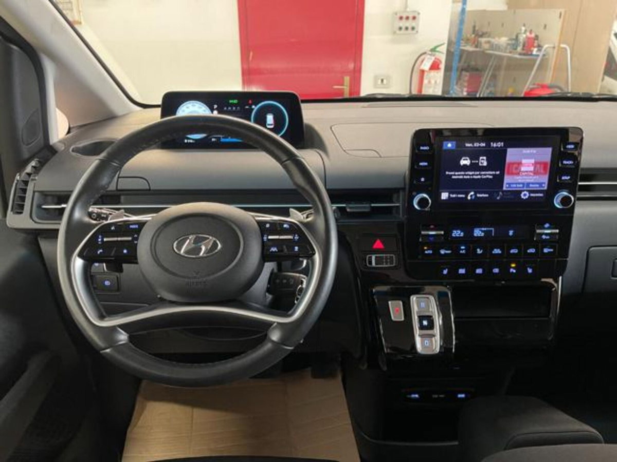 Hyundai Staria 2.2 2wd auto (18)