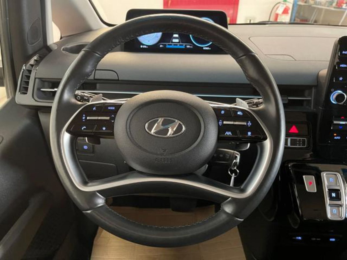 Hyundai Staria 2.2 2wd auto (19)