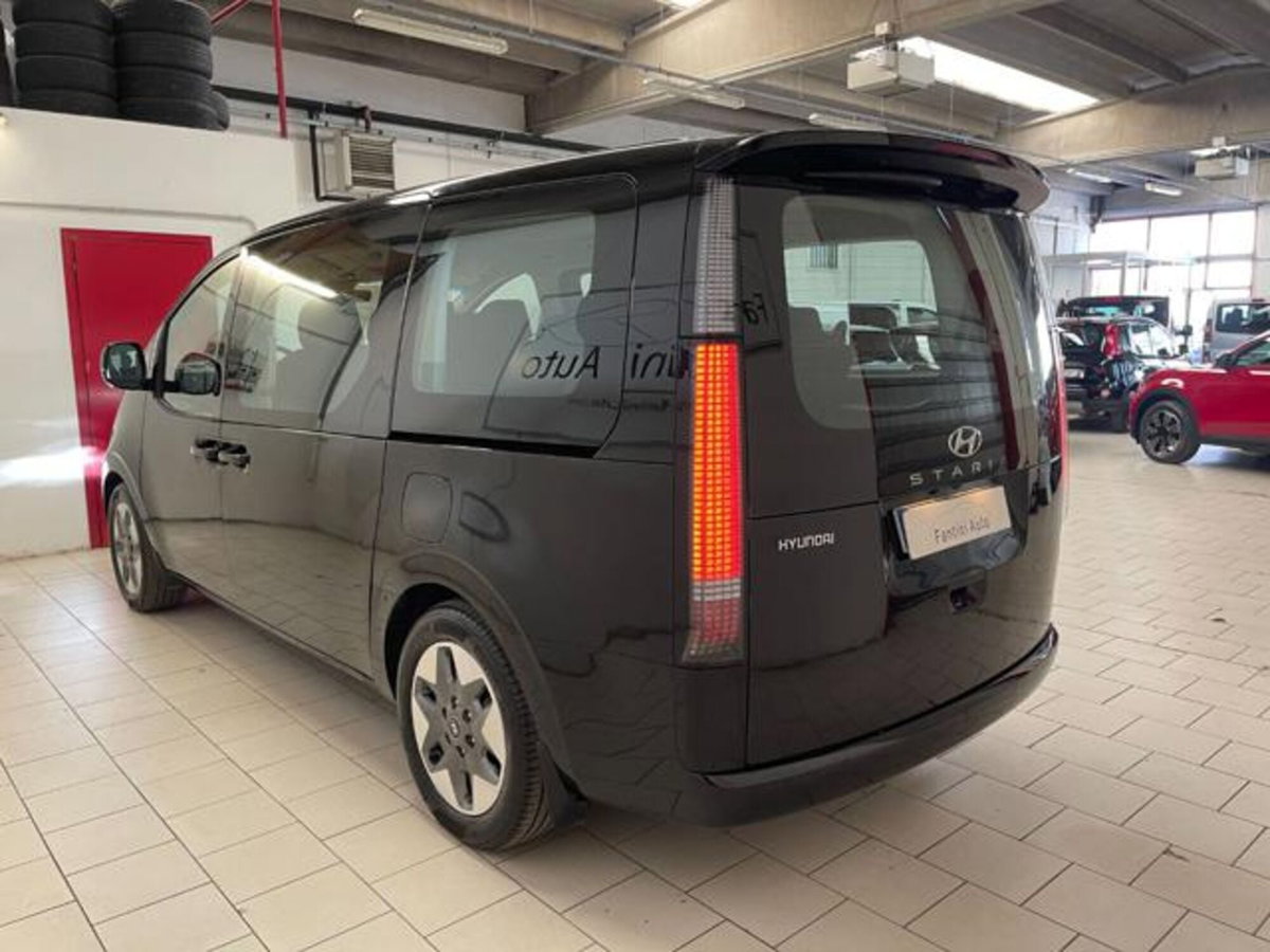 Hyundai Staria 2.2 2wd auto (4)