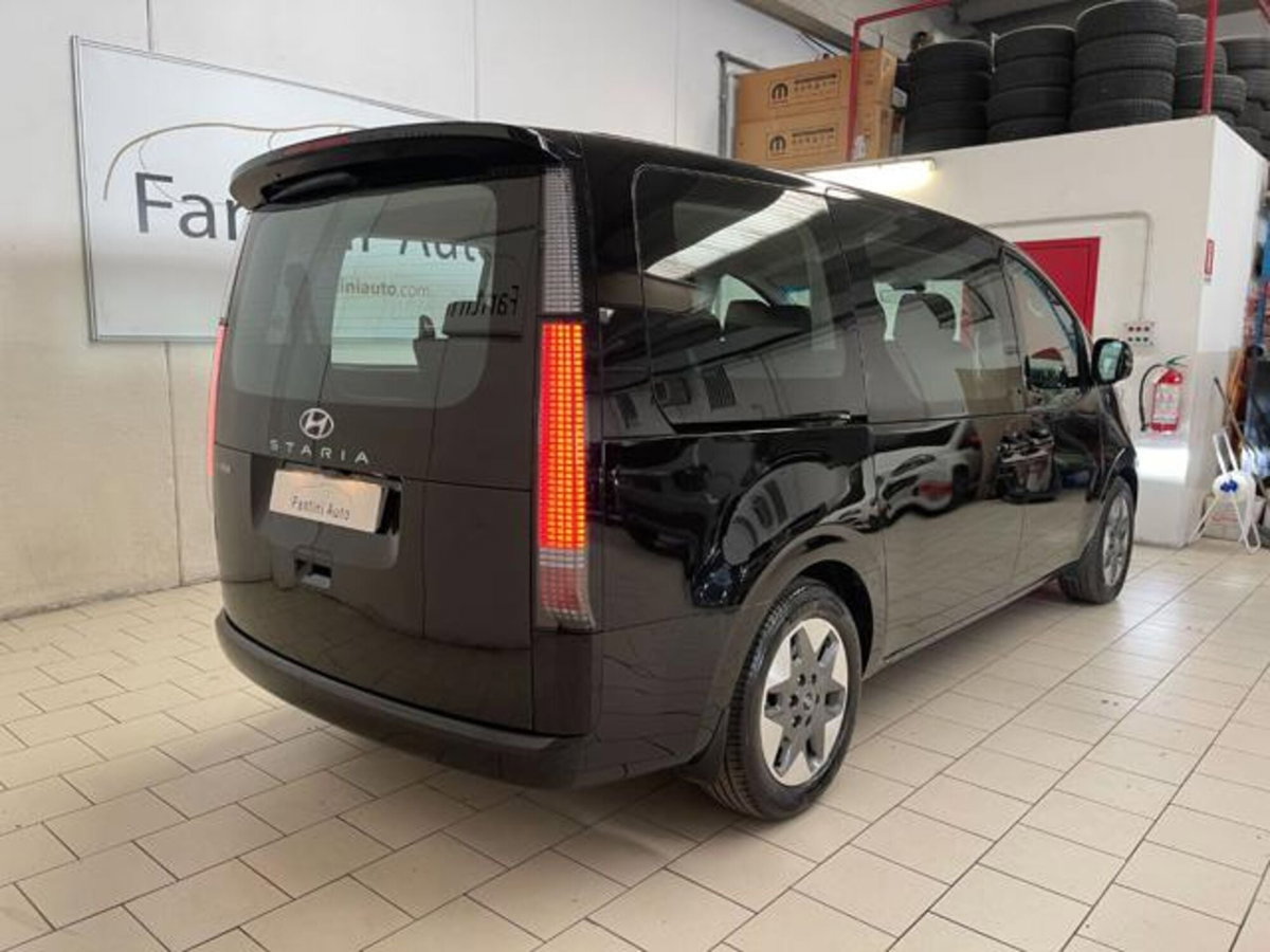Hyundai Staria 2.2 2wd auto (6)