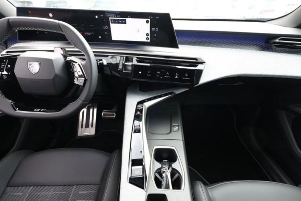 Peugeot 5008 1.2 hybrid GT 145cv 7p.ti e-dcs6 (7)
