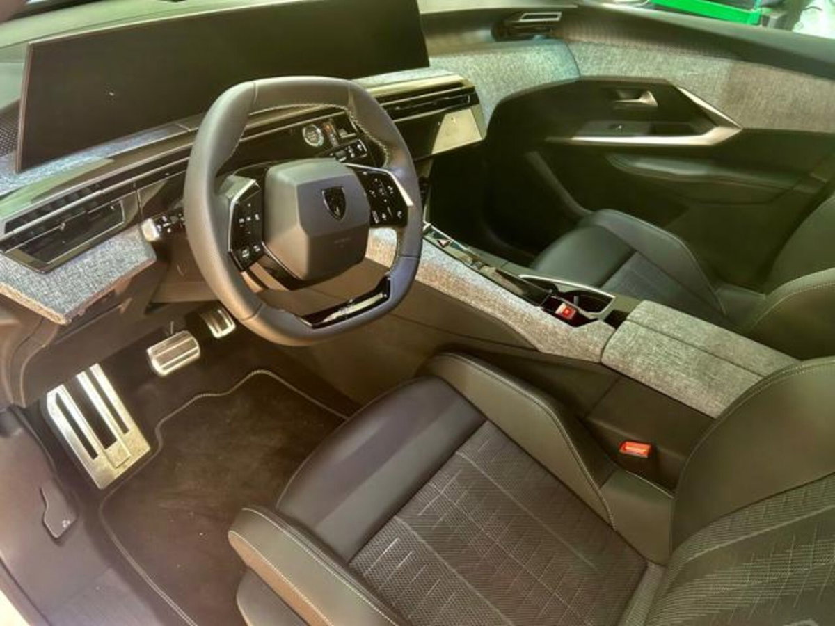 Peugeot 5008 1.2 hybrid GT 145cv 5p.ti e-dcs6 (5)