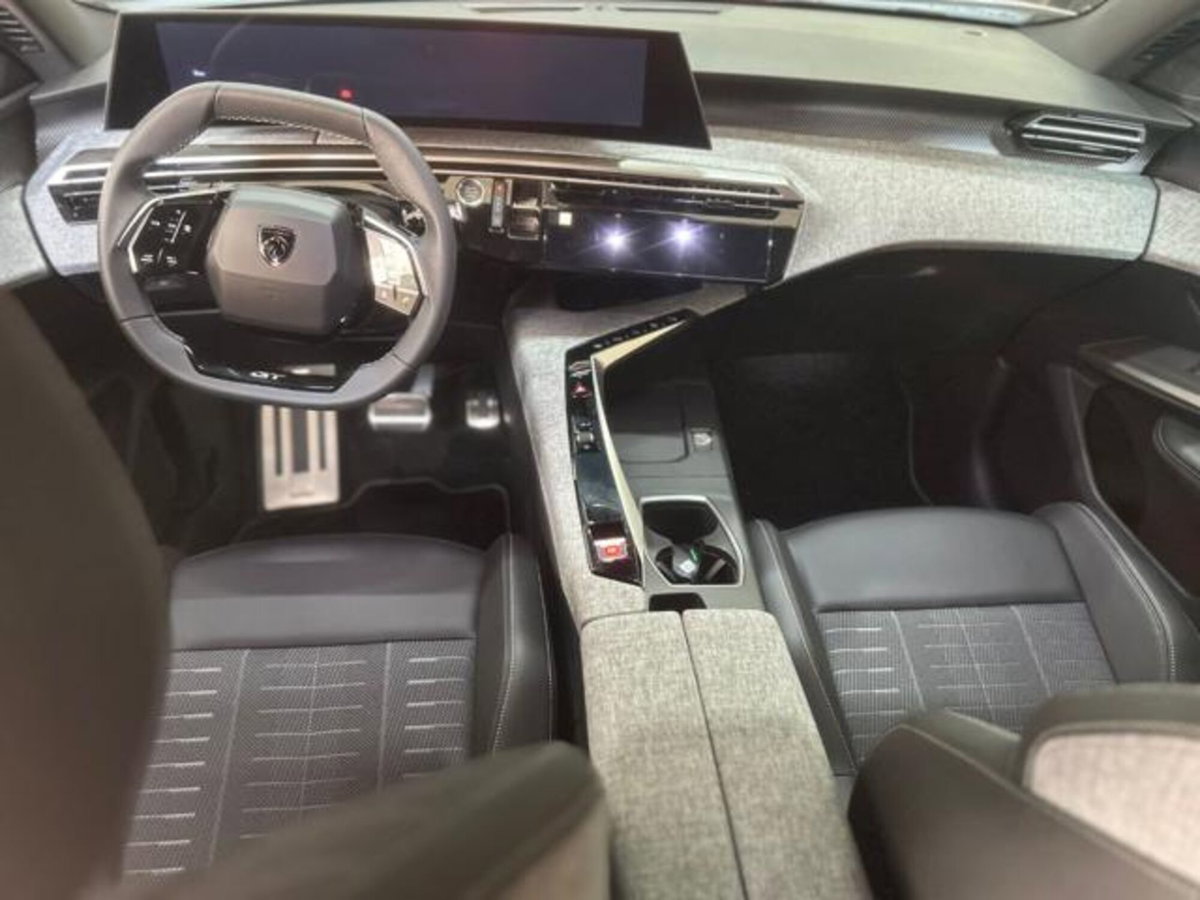 Peugeot 5008 1.2 hybrid GT 145cv 5p.ti e-dcs6 (6)