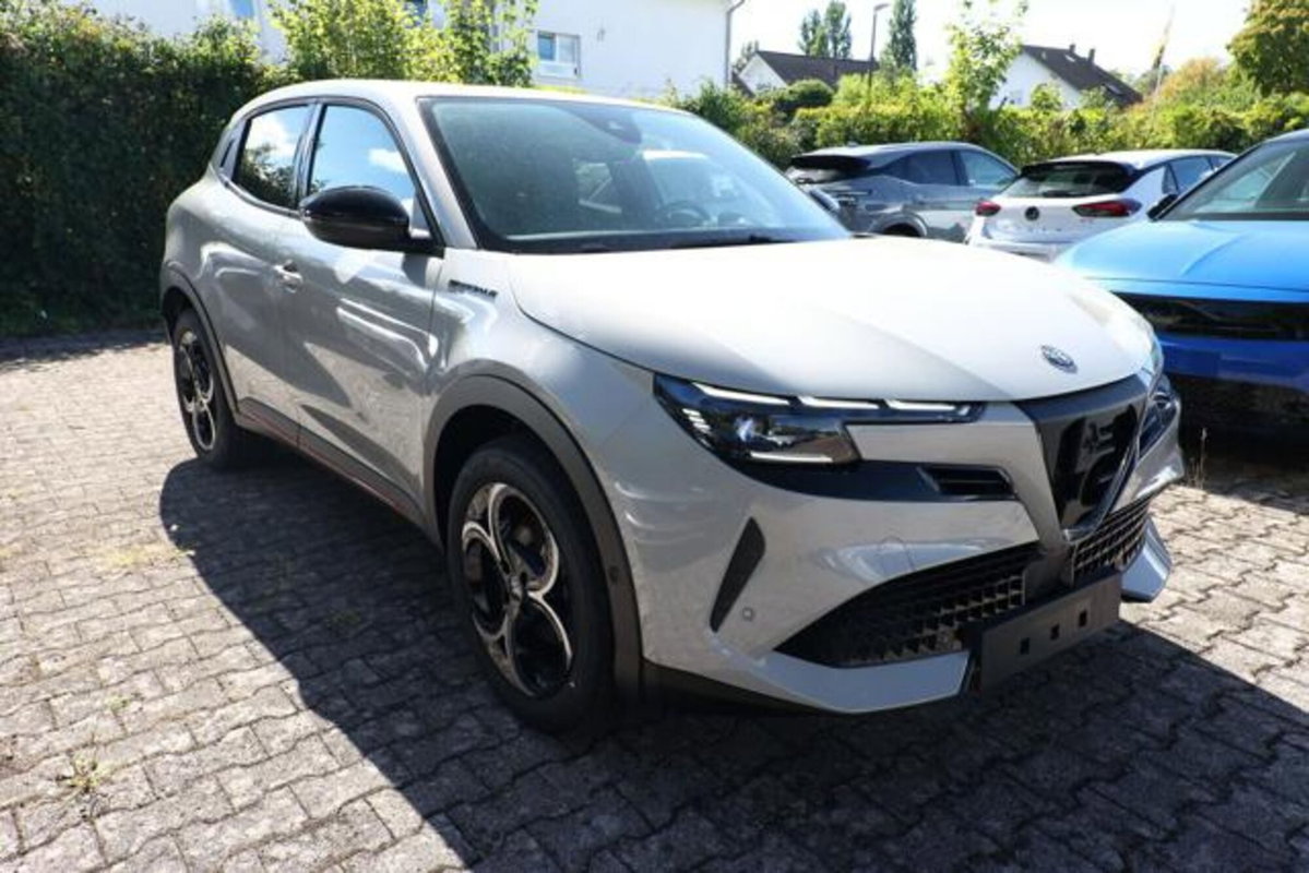 Alfa Romeo Junior 1.2 ibrida Sport Speciale 145cv edct6