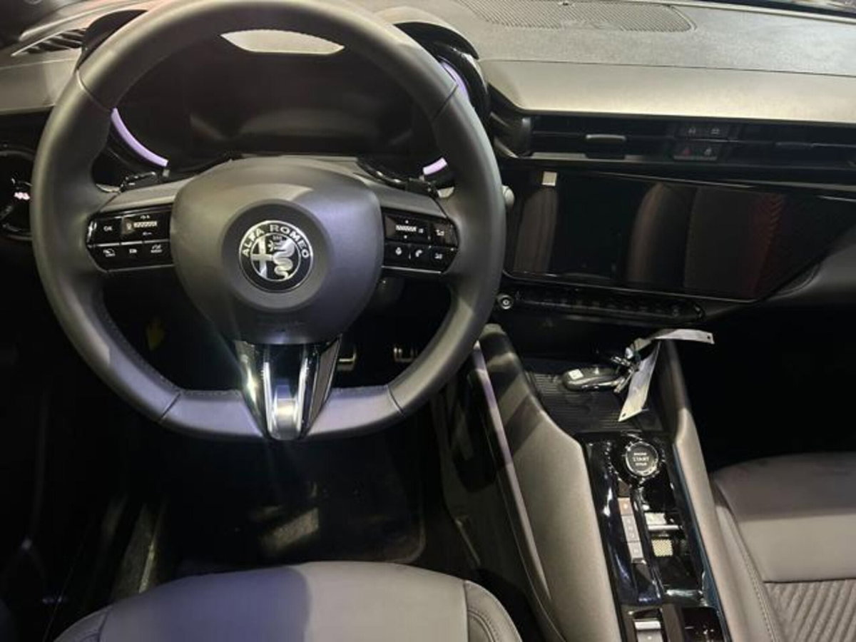 Alfa Romeo Junior 1.2 ibrida Sport Speciale 145cv edct6 (6)